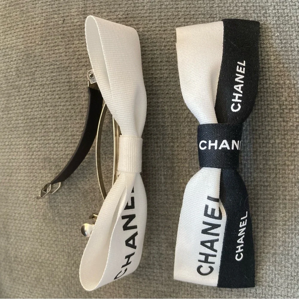 Authentic Chanel Gift Wrapping Ribbon on Barrette - Picture 7 of 16